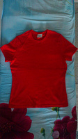 Отдается в дар Красная футболка