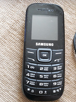 Отдается в дар Мобильный телефон Samsung GT-E1200M (нерабочий)+зарядка к нему