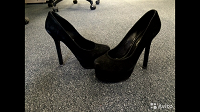 Отдается в дар Туфли 35,5 размер замшевые черные на высоком каблуке