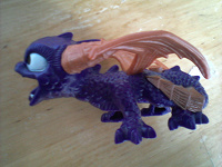 Отдается в дар Игрушка дракончик Spyro