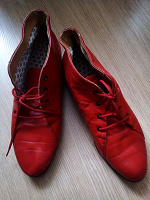 Отдается в дар Кожаные красные ботиночки 36