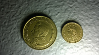 Отдается в дар Две монеты из Аргентины