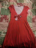 Отдается в дар Красное платье 44 размер