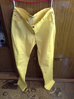 Отдается в дар брюки-джинсы жёлтые 48-50 размер