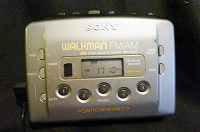 Отдается в дар Sony Walkman FM/AM Radio Cassette WM-FX433
