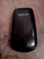 Отдается в дар Мобильный телефон Самсунг GT-E1150 не работает