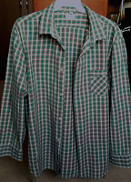 Отдается в дар Рубашка мужская зелёная