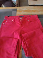 Отдается в дар джинсы красные