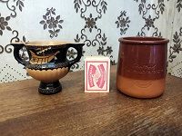 Отдается в дар Керамика — вазочка и стаканчик