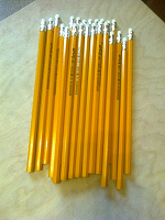 Отдается в дар Простые карандаши с ластиком 22 шт.