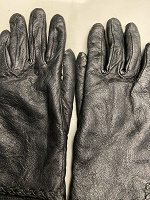Отдается в дар Женские кожаные перчатки с дефектом на рукоделие