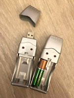 Отдается в дар 2 зарядки для батареек, USB