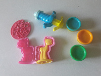 Отдается в дар Пластилин Play-Doh и приспособы к нему