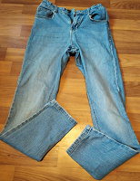 Отдается в дар джинсы+штаны на подростка