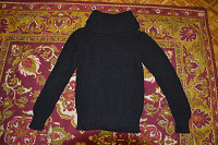 Отдается в дар Черный свитер 40-42 р-р