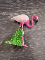 Отдается в дар Фигурка фламинго