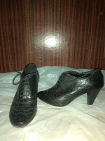 Отдается в дар Черные туфли на шнурках