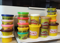 Отдается в дар Оригинальный пластилин Play-doh и копия Pasta-Fantasta