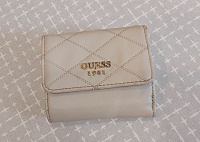 Отдается в дар Кошелек Guess