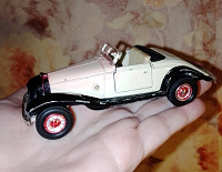 Отдается в дар Машинка инерционная Welly 1931.