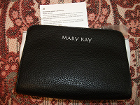 Отдается в дар Косметичка Mary Kay с ремешком, новая, размеры 19х11х7 см