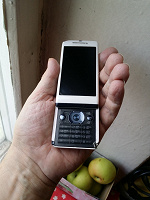 Отдается в дар телефон Sony Ericsson Aino U10i частично рабочий