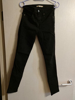 Отдается в дар Черные джинсы Levi's, 25 размер
