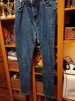 Отдается в дар Женские джинсы большого размера.