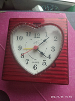 Отдается в дар Часы будильник Красное сердце