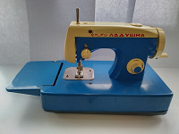 Отдается в дар Детская швейная машинка «Ладушка»