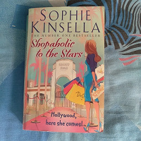 Отдается в дар Книга. Sophie Kinsella. Shopaholic to the Stars