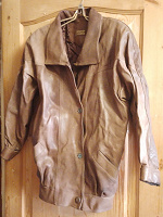 Отдается в дар Женская куртка из натуральной свиной кожи (Германия). Размер 48-52.