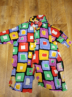 Отдается в дар Яркая блузка в разноцветную крупную клетку 50