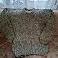 Отдается в дар Джемпер и свитер мужские 50 размер.