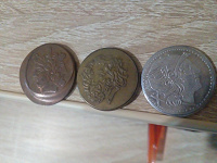 Отдается в дар Монеты сувенирные из парка Римской истории