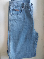 Отдается в дар мужские джинсы wrangler 33-34