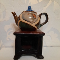 Отдается в дар Аромалампа в виде миниатюрного чайничка.