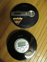 Отдается в дар Sony ___ CD-MP3 Player (б/у, 2 штуки)