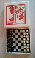 Отдается в дар настольные игры (шахматы и шашки), дорожный вариант