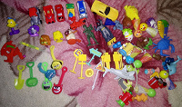 Отдается в дар Солянка мини-игрушек, киндеров +фигурки животных
