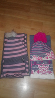 Отдается в дар Зимние комплекты шапка+шарф для девочки 9-11 лет