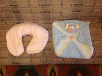Отдается в дар Подушка для кормления и полотенце для купания новорождённого