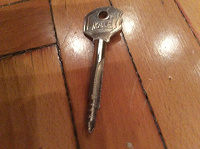 Отдается в дар ключ от квартиры, где деньги лежат)))