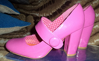 Отдается в дар гламурные розовые туфельки 39р.