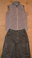 Отдается в дар Жилетка Декатлон + 2 пары брюк (походные и джинсы) на мальчика 9-10 лет