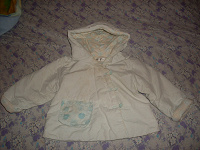 Отдается в дар фирм. курточка с капюшоном малышу 1-1,5 года