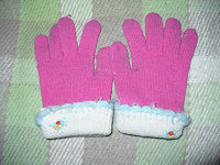 Отдается в дар Детские перчатки тёплые.