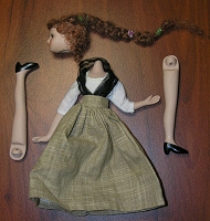 Отдается в дар Фарфоровая кукла (на ремонт)