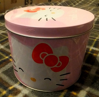 Отдается в дар Железные коробки Hello Kitty