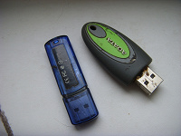 Отдается в дар USB флешки 2 шт ( ремонт )